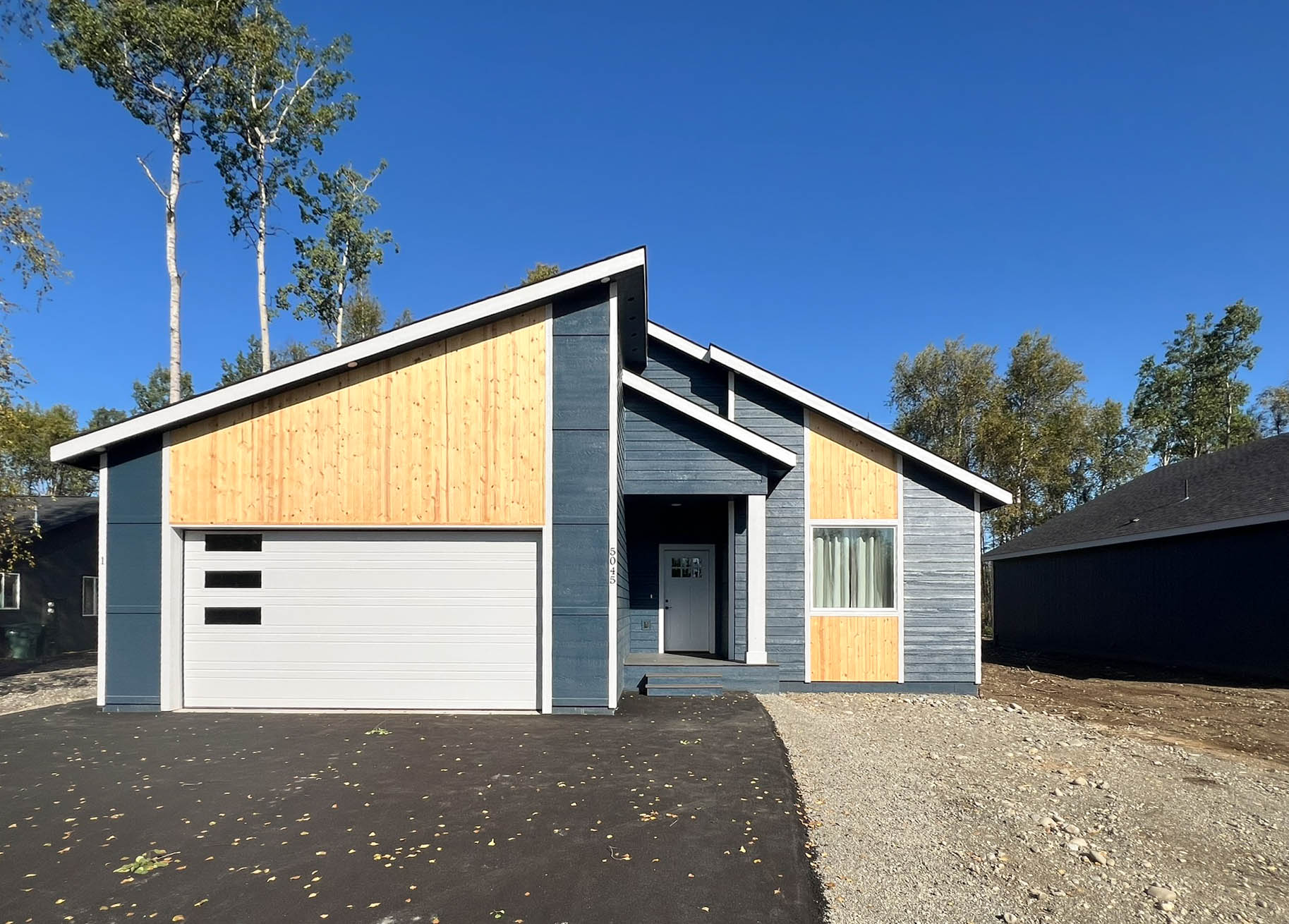 5045 W Sassy Ave
